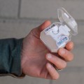 Stylowe słuchawki douszne Ghostbuds