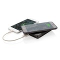 Power bank z ładowaniem bezprzewodowym lub standardowym 