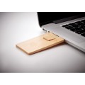 Pamięc flash 16gb w bambusowej obudowie w kształcie karty Creditcard Plus
