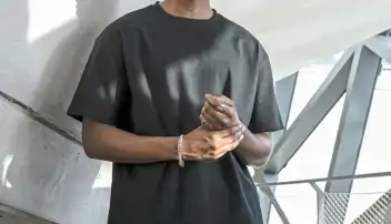 Odzież reklamowa z logo - jak wybrać dobrze